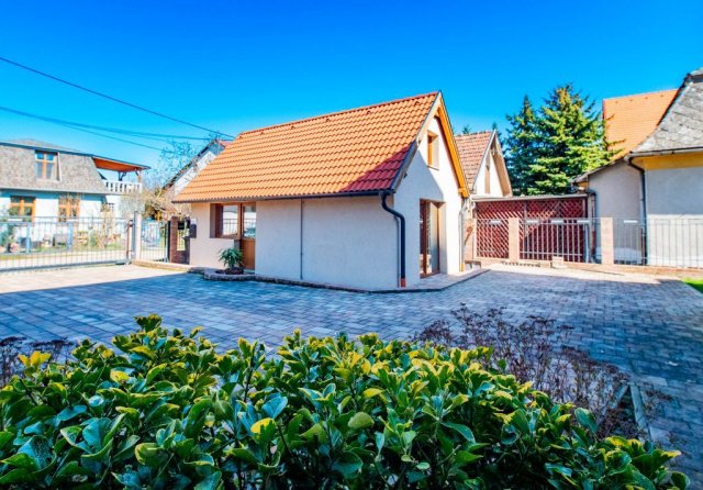 Kiadó családi ház, albérlet, Balatonkenesén 200 E Ft / hó