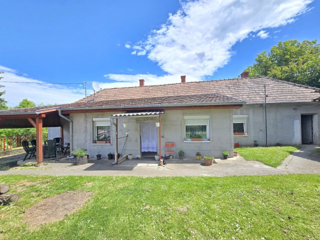 Eladó családi ház, Olaszfán 21.9 M Ft, 1+2 szobás