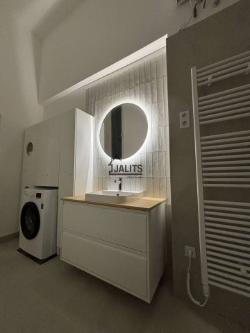 Kiadó téglalakás, albérlet, Budapesten, VI. kerületben