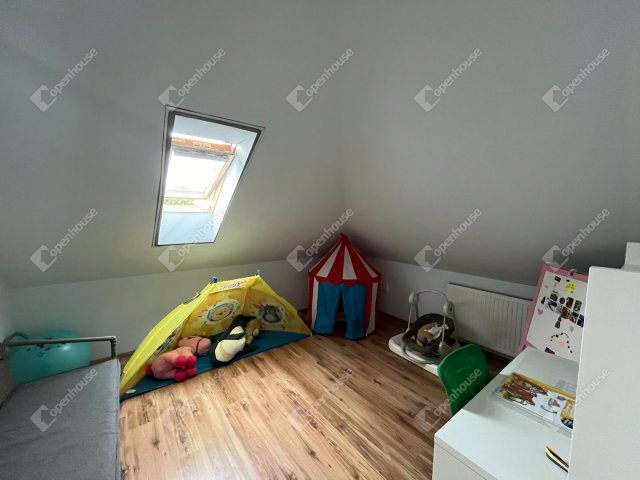 Eladó családi ház, Sopronban 145 M Ft, 5 szobás
