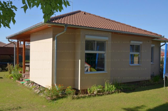 Eladó családi ház, Kecskeméten 65.8 M Ft, 5 szobás