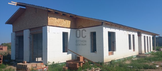 Eladó ikerház, Nyíregyházán 80 M Ft, 3 szobás