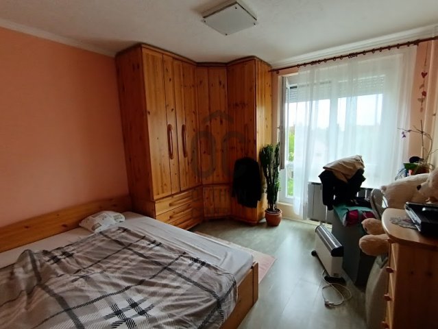 Eladó panellakás, Pakson 38.9 M Ft, 2 szobás
