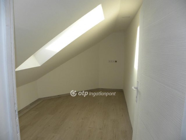 Eladó téglalakás, Budapesten, XVI. kerületben 48 M Ft, 2 szobás