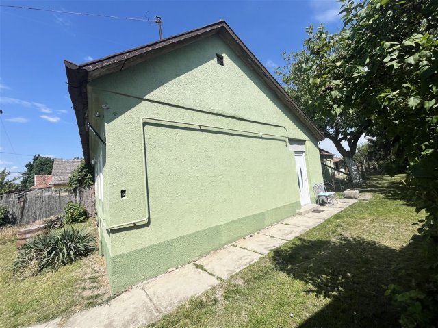 Eladó családi ház, Sarkadon 9.5 M Ft, 3 szobás