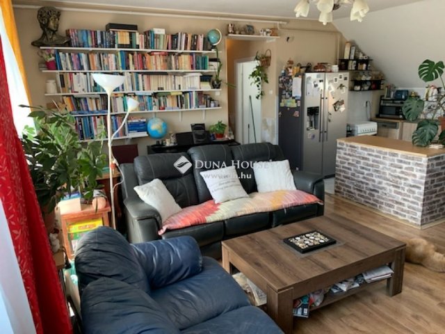 Eladó téglalakás, Budaörsön 89.9 M Ft, 4+2 szobás
