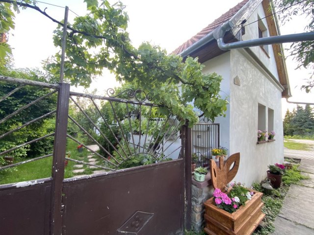 Eladó családi ház, Harkán 148 M Ft, 4+2 szobás