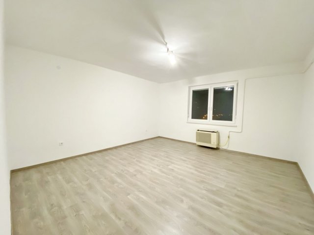 Eladó téglalakás, Debrecenben 39.9 M Ft, 3 szobás