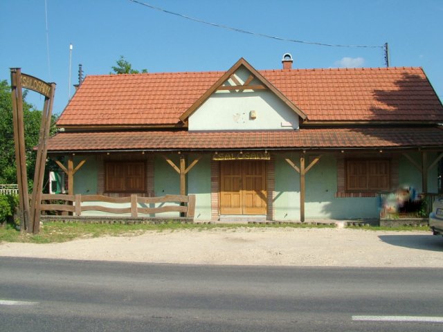 Eladó családi ház, Csákváron, Kossuth utcában 76 M Ft