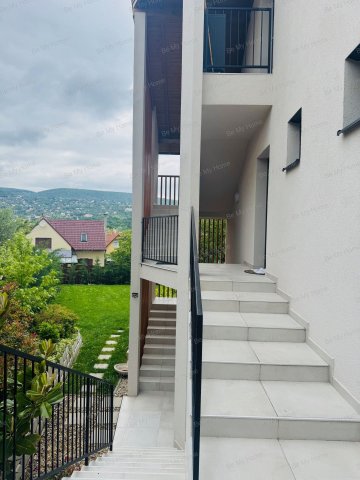 Eladó téglalakás, Szentendrén 169.9 M Ft, 5 szobás