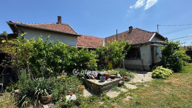 Eladó családi ház, Mezőkovácsházán 11 M Ft, 5 szobás