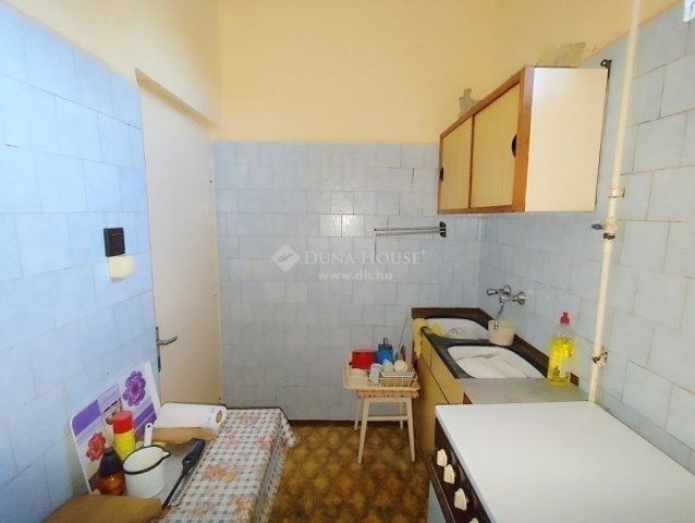 Eladó családi ház, Vecsésen 37.5 M Ft, 3 szobás