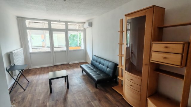 Kiadó panellakás, albérlet, Pécsett 150 E Ft / hó, 2 szobás