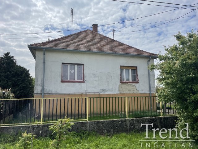Eladó telek, Mezőfalván 27.9 M Ft, 3 szobás