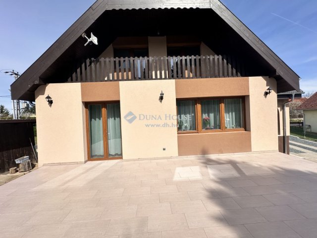 Eladó családi ház, Őriszentpéteren 159 M Ft, 4+2 szobás