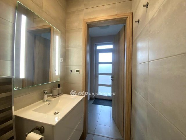 Eladó nyaraló, Zamárdiban 98 M Ft, 3 szobás