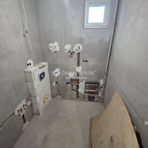 Eladó ipari ingatlan, Kecskeméten 195 M Ft / költözzbe.hu