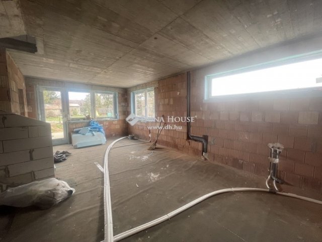 Eladó ikerház, Vecsésen 115 M Ft, 4 szobás