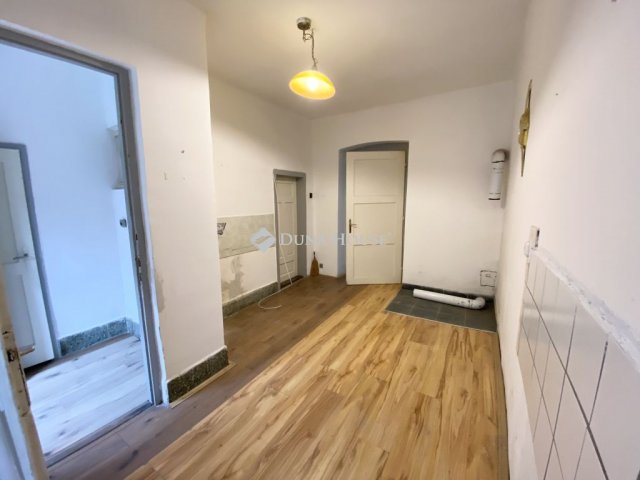 Eladó sorház, Ajkán 13.9 M Ft, 2 szobás / költözzbe.hu