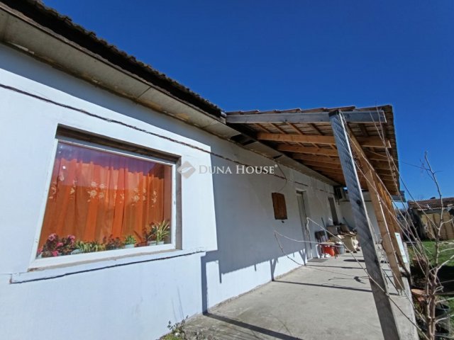 Eladó családi ház, Tápiószentmártonon 25.9 M Ft, 4 szobás