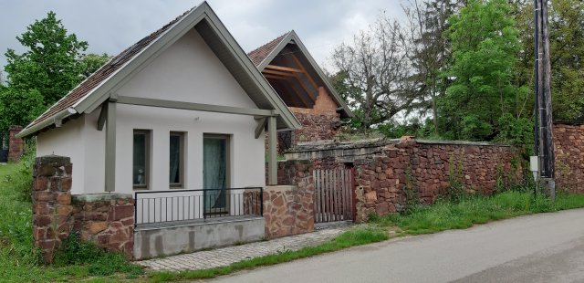 Eladó családi ház, Kővágóörsön 109 M Ft, 6 szobás