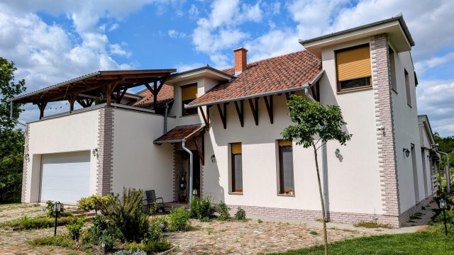 Eladó családi ház, Kecskeméten 185 M Ft, 4 szobás