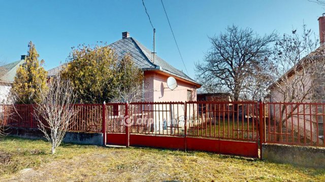 Eladó családi ház, Erdőbényén 17 M Ft, 2 szobás