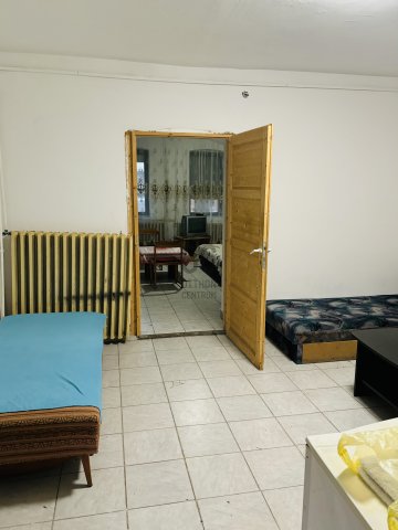 Kiadó téglalakás, albérlet, Szegeden 180 E Ft / hó, 3 szobás