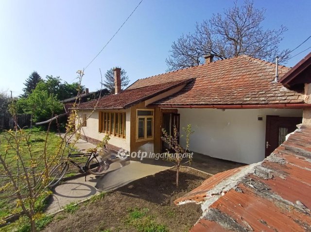 Eladó családi ház, Csongrádon 14.9 M Ft, 2 szobás