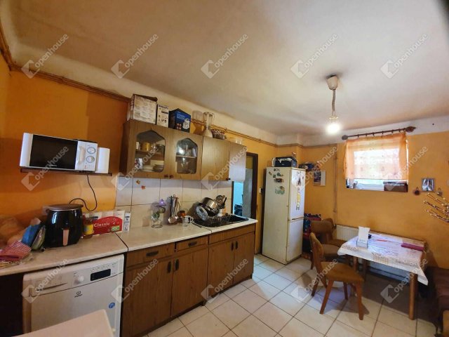 Eladó családi ház, Hobolon 12.2 M Ft, 2 szobás