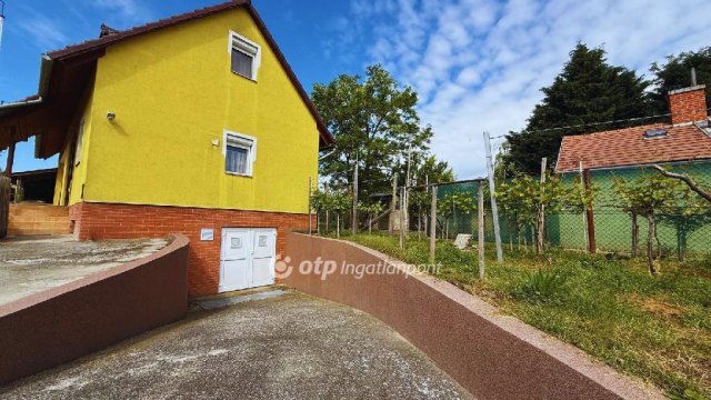 Eladó családi ház, Csajágon 49.9 M Ft, 3 szobás