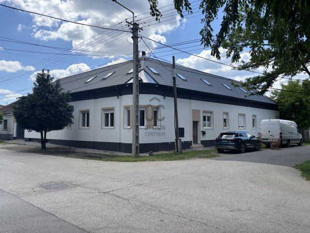 Eladó családi ház, Cegléden 230 M Ft, 22 szobás