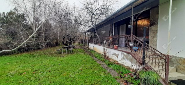 Eladó családi ház, Bucsután 11.99 M Ft, 4 szobás