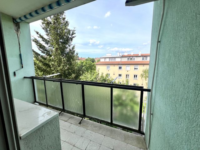 Eladó téglalakás, Veszprémben 45 M Ft, 2 szobás