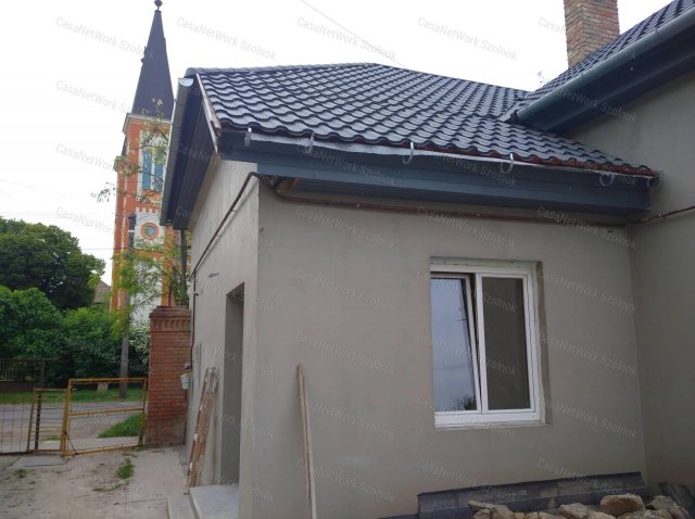 Eladó családi ház, Tiszaföldváron 44.9 M Ft, 4 szobás