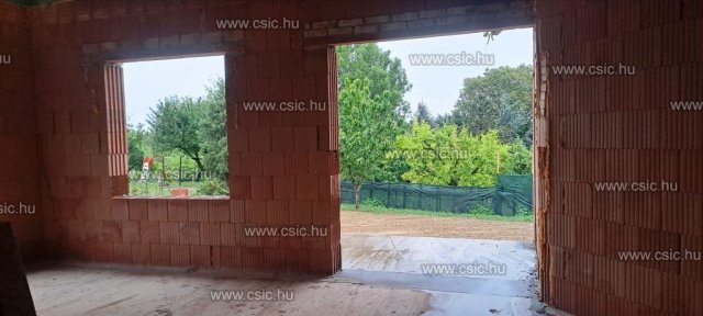 Eladó családi ház, Erdőkertesen 78.9 M Ft, 4+1 szobás