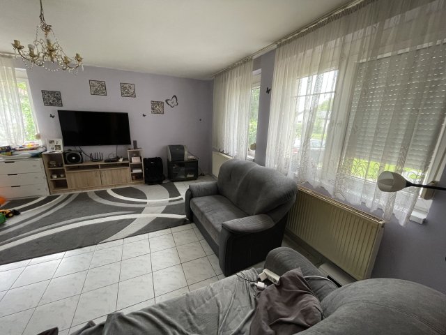 Eladó családi ház, Székesfehérvárott 155 M Ft, 6 szobás