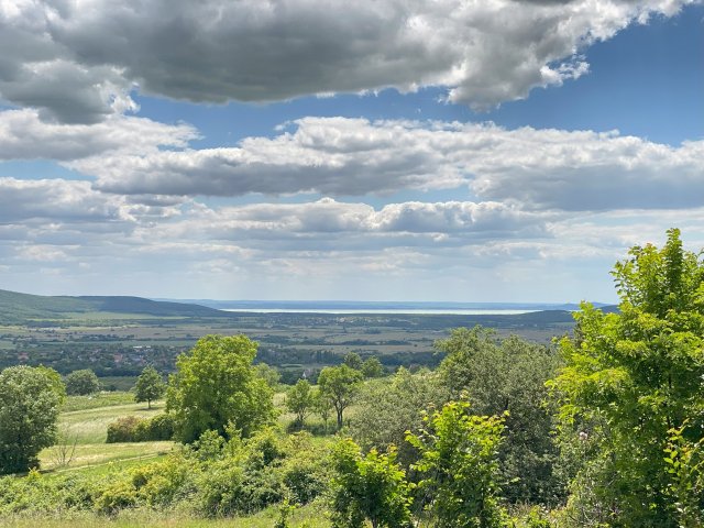 Eladó nyaraló, Balatonhenyén 63 M Ft, 3 szobás