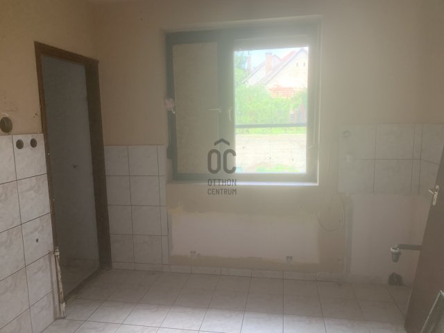 Eladó családi ház, Ercsiben 49 M Ft, 3 szobás