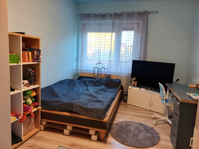 Eladó téglalakás, Debrecenben 79.99 M Ft, 4 szobás