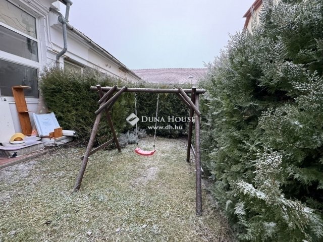 Eladó téglalakás, Kecskeméten 65 M Ft, 4 szobás