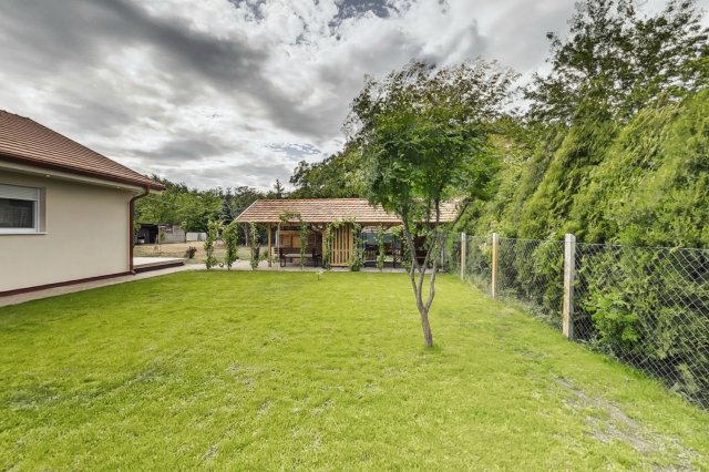 Eladó családi ház, Kecskeméten 79.9 M Ft, 4 szobás