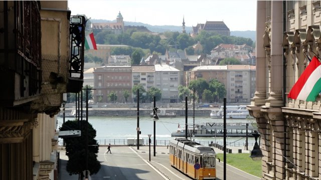 Eladó téglalakás, Budapesten, V. kerületben 402.6 M Ft, 3 szobás