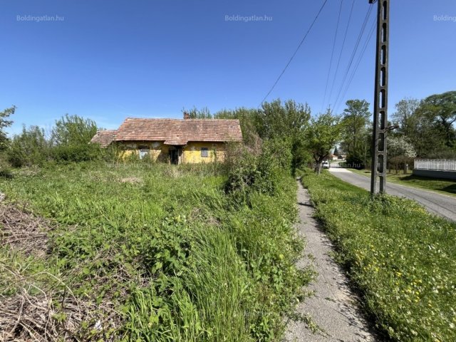 Eladó családi ház, Csömenden 2.9 M Ft, 3 szobás