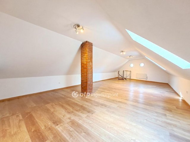 Eladó családi ház, Kecskeméten 68.5 M Ft, 2+2 szobás