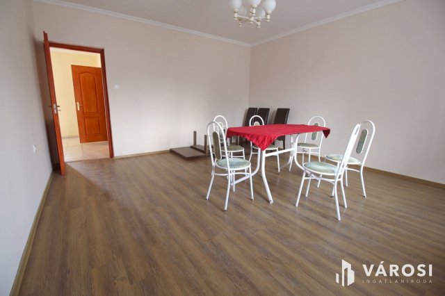 Eladó családi ház, Szegeden 115 M Ft, 3 szobás
