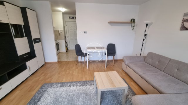 Kiadó téglalakás, albérlet, Szegeden 130 E Ft / hó, 1 szobás