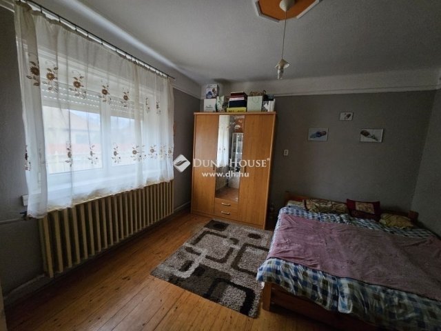 Eladó családi ház, Tápiószecsőn 37.9 M Ft, 4 szobás