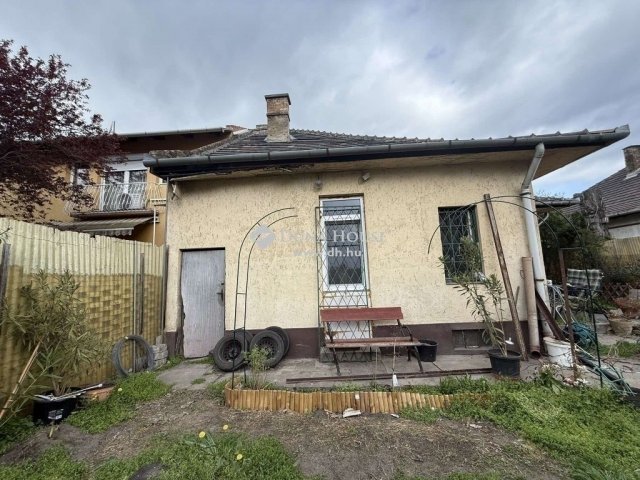 Eladó családi ház, Budapesten, XX. kerületben 65 M Ft, 4 szobás