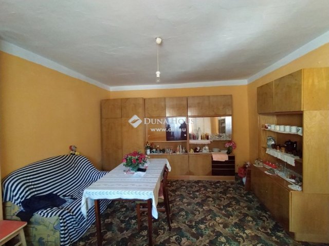 Eladó családi ház, Lovászpatonán 6.9 M Ft, 1 szobás